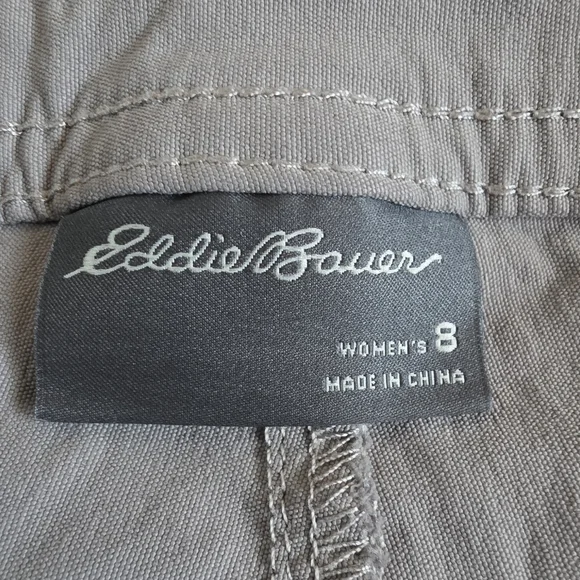Eddie Bauer Women's Khaki Cargo Shorts - Picture 3 of 3